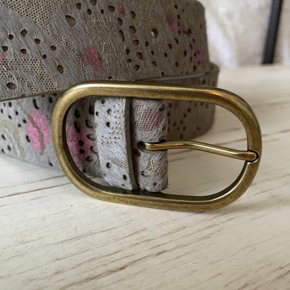 Women’s Belt - Picture 3 of 4